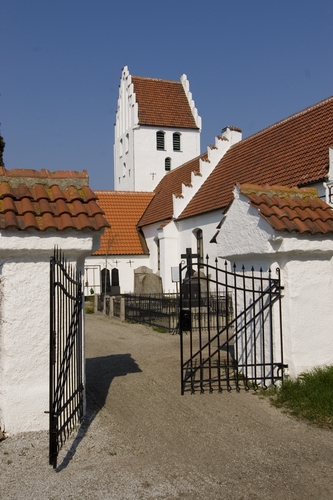 Burlvs gamla kyrka