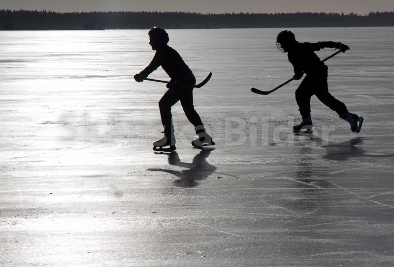Hockeyspel på naturis
